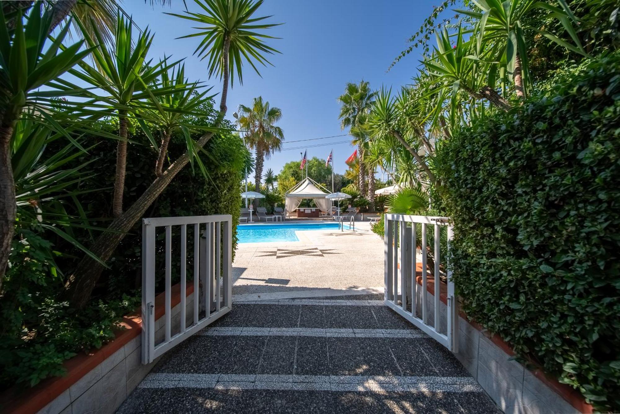 Hotel Villa Bisceglie Eksteriør billede