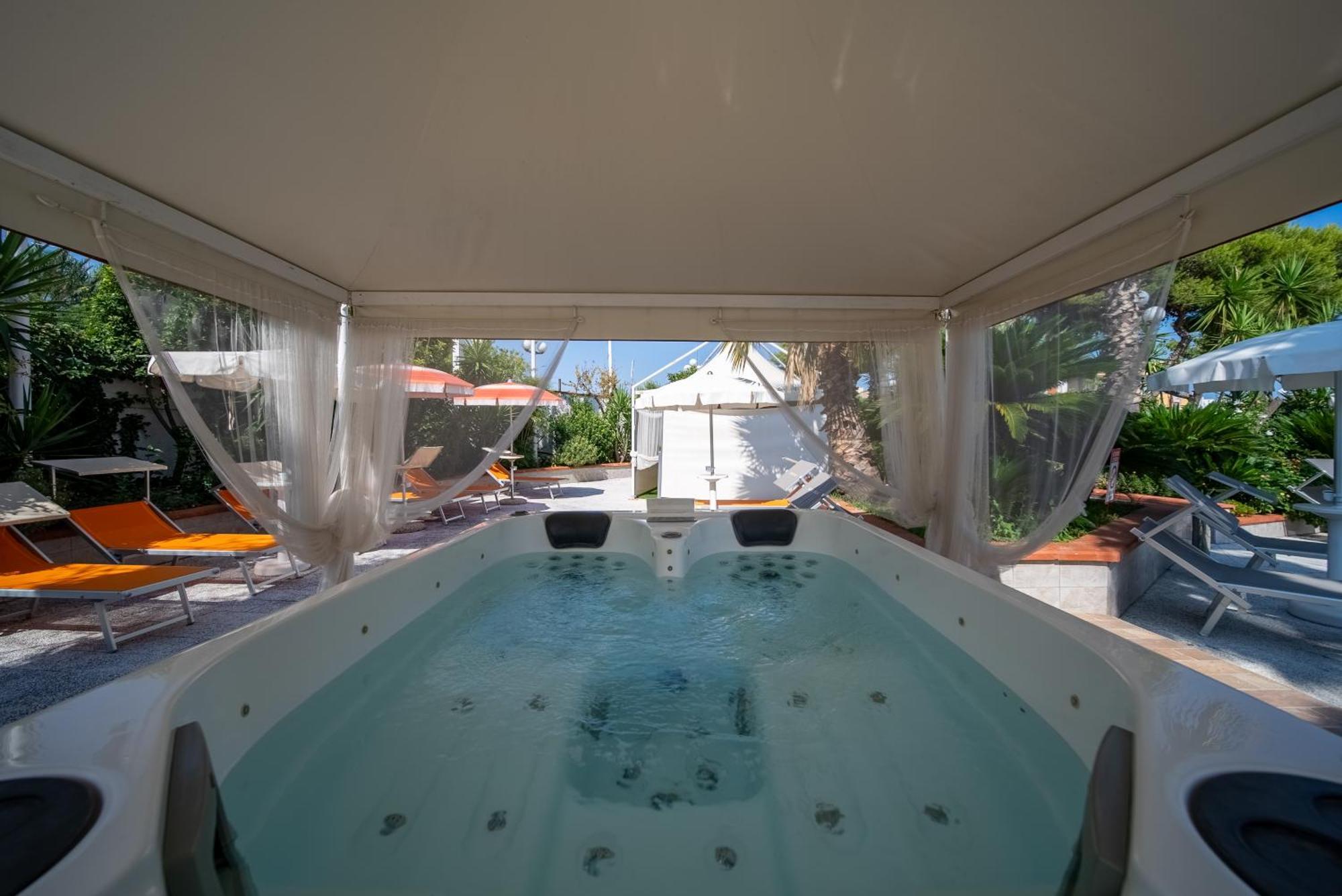 Hotel Villa Bisceglie Eksteriør billede